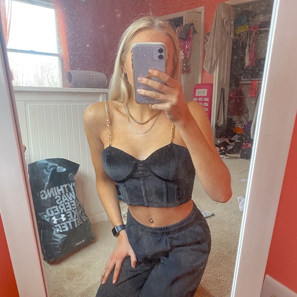 Forever 21 Tops - black velvet chain bustier